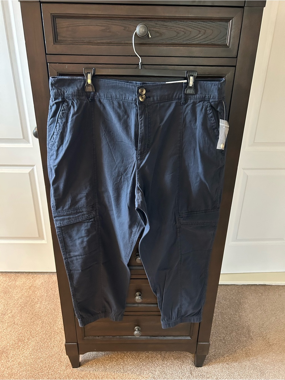 NWT Sonoma Women’s Navy Cargo Capri Jogger Pants sz 18